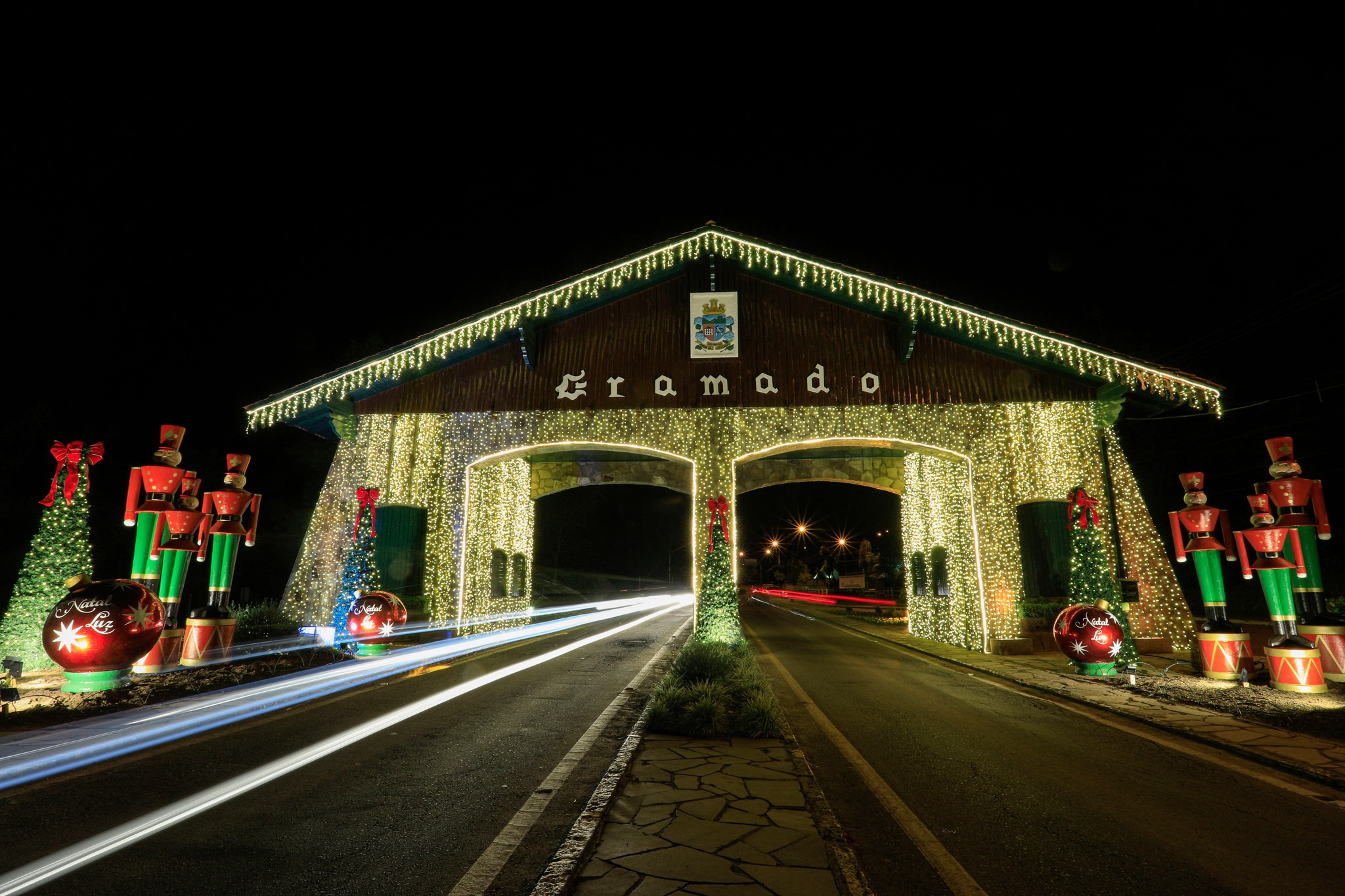 Magia de Natal: Gramado ilumina a cidade com o início do Natal Luz nesta  quinta